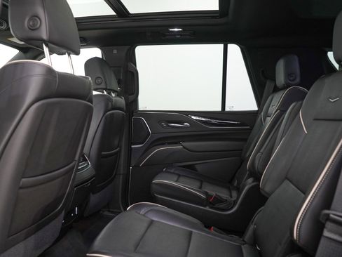 Used 2021 Cadillac Escalade Sport AWD/4WD image 22