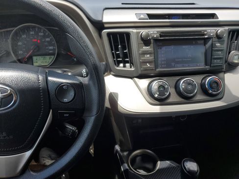 Used 2015 Toyota RAV4 LE FWD image 19