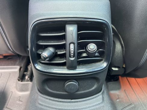 Used 2016 MINI Cooper Clubman image 19