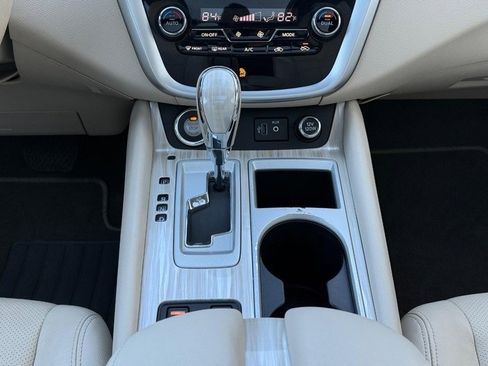 Used 2018 Nissan Murano SL w/ Moonroof Package image 12