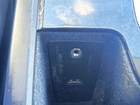 Used 2016 Volvo XC90 T6 Momentum image 28