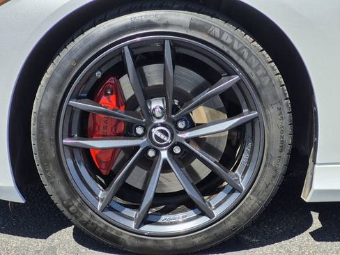 Used 2024 Nissan Z Performance w/ Floor Mat Package RWD image 7