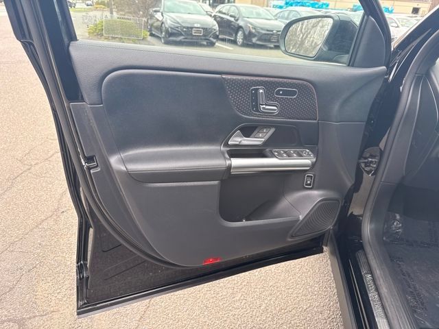 Used 2025 Mercedes-Benz GLA 250 4MATIC image 22