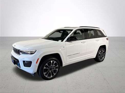 Certified 2023 Jeep Grand Cherokee Overland AWD/4WD image 2