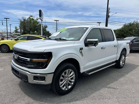 Used 2025 Ford F150 XLT w/ Equipment Group 302A MID AWD/4WD image 9