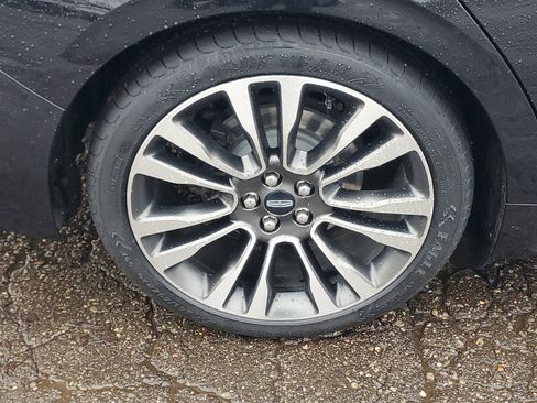 Used 2019 Lincoln Continental Reserve image 7