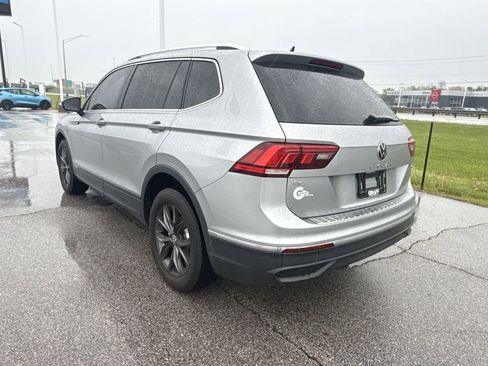 Used 2022 Volkswagen Tiguan SE w/ Panoramic Sunroof Package AWD/4WD image 6