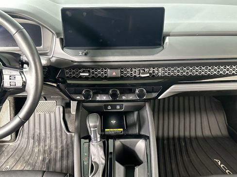Used 2025 Honda Accord Touring image 18