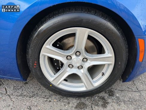 Used 2018 Chevrolet Camaro LT w/ Technology Package image 9