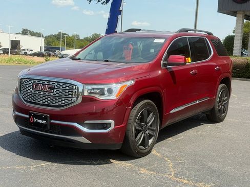 Used 2017 GMC Acadia Denali w/ Technology Package FWD image 3
