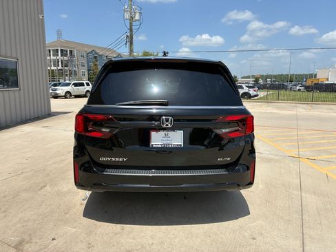 Certified 2026 Honda Odyssey Elite image 7