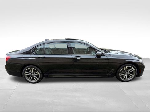 Used 2019 BMW 740i xDrive w/ M Sport Package AWD/4WD image 4