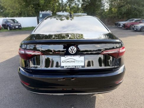 Used 2020 Volkswagen Jetta SE w/ SE Cold Weather Package FWD image 4