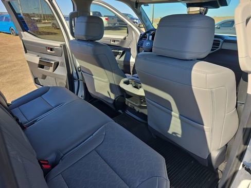 Used 2024 Toyota Tundra Limited w/ Power Package image 11