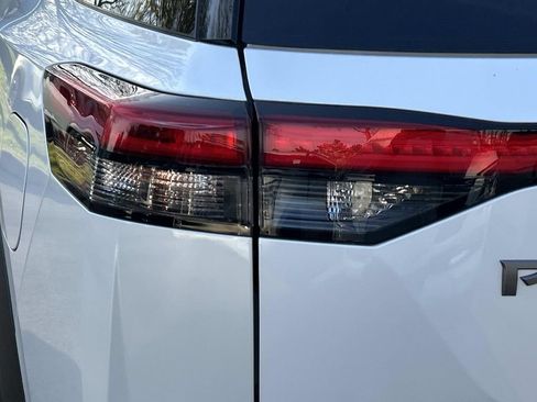 New 2026 Nissan Pathfinder Platinum AWD/4WD image 12
