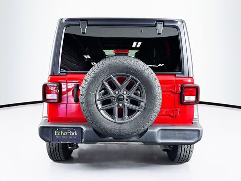 Used 2025 Jeep Wrangler Unlimited Sport AWD/4WD image 7