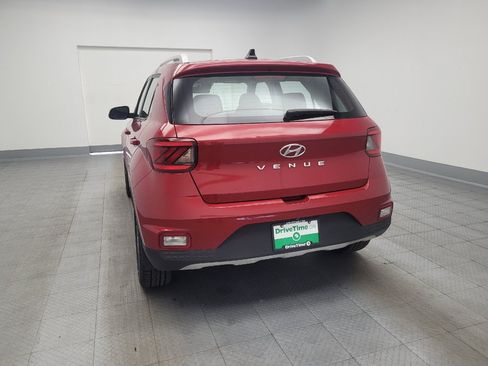 Used 2022 Hyundai Venue SEL FWD image 6