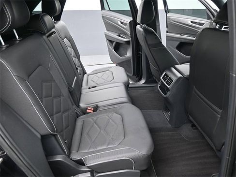 Certified 2024 Volkswagen Atlas Cross Sport SE w/ Adventure Package image 29