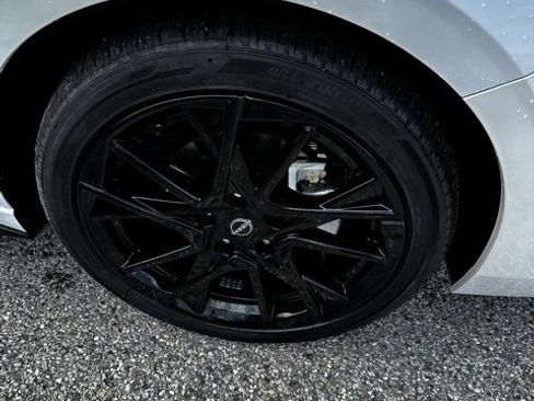 New 2025 Nissan Sentra SR w/ Midnight Edition image 11