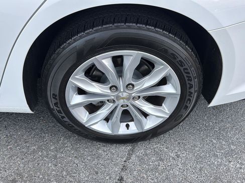 Used 2024 Chevrolet Malibu LT image 32