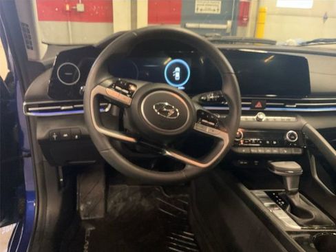 Used 2023 Hyundai Elantra Limited w/ Winter Weather Package image 14