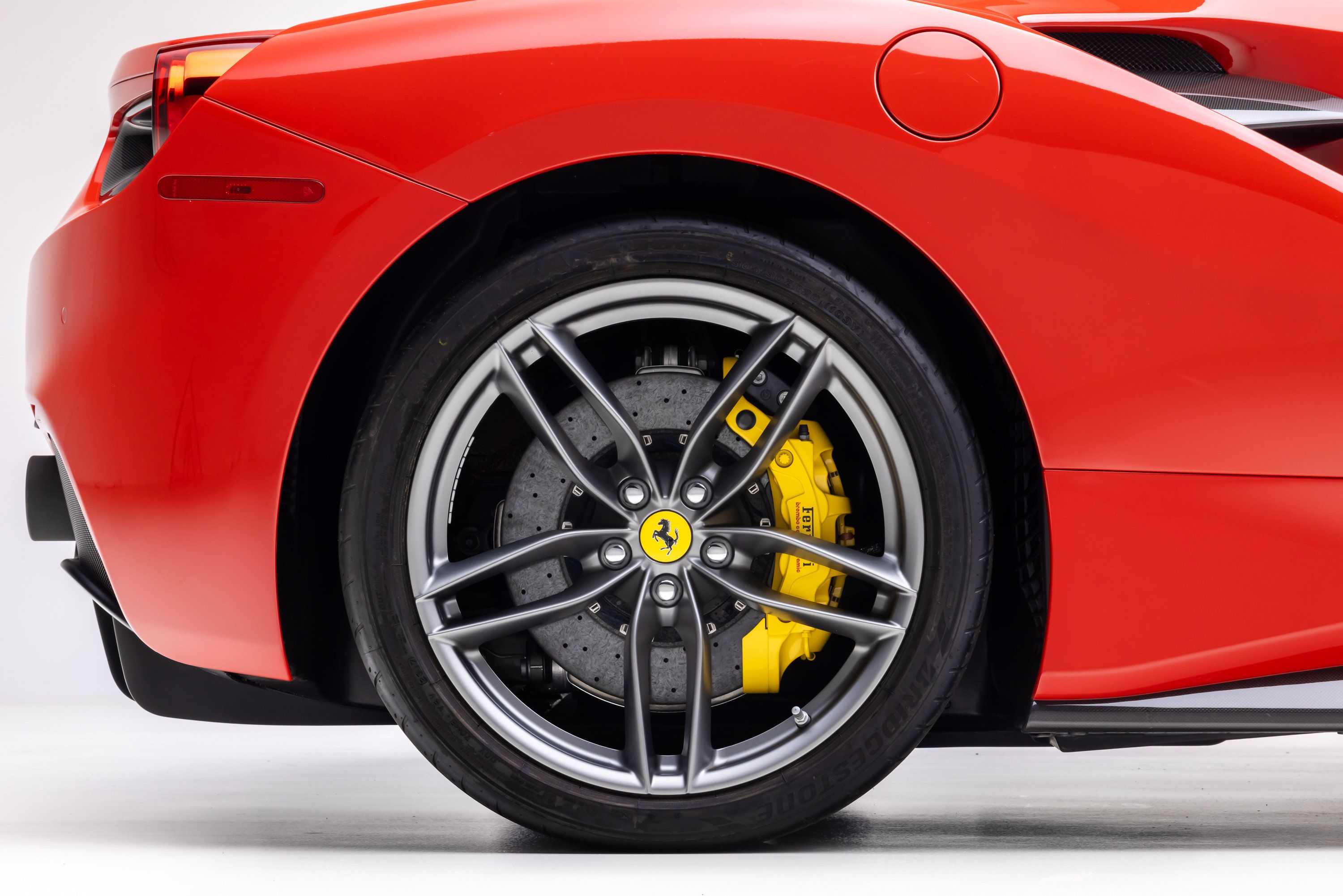 Certified 2018 Ferrari 488 GTB RWD image 17