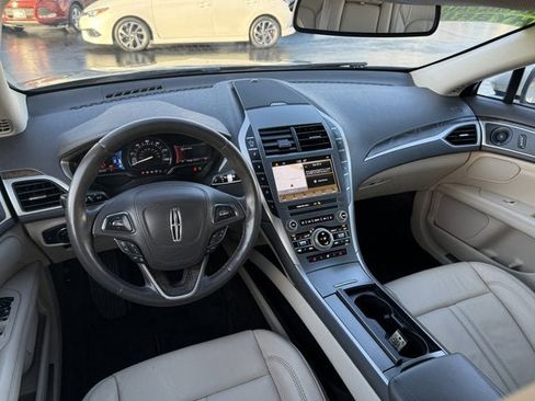 Used 2017 Lincoln MKZ Select w/ Technology Package image 11