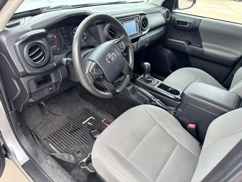 Used 2018 Toyota Tacoma SR w/ SR Convenience Package AWD/4WD image 18