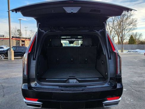 Used 2023 Cadillac Escalade ESV Premium Luxury image 20