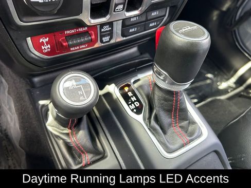 Certified 2023 Jeep Gladiator Rubicon w/ LED Lighting Group AWD/4WD image 18