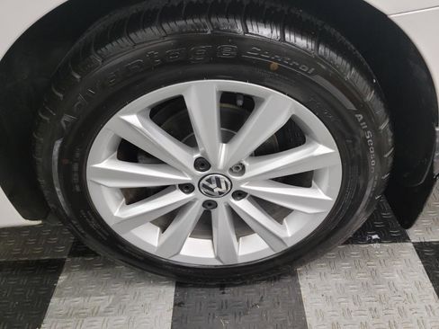 Used 2013 Volkswagen Passat 2.5 SEL Premium image 36