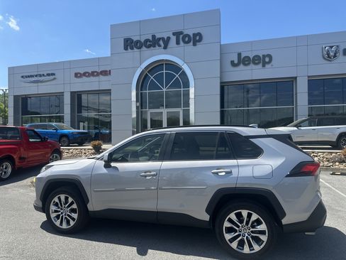 Used 2021 Toyota RAV4 XLE Premium FWD image 1