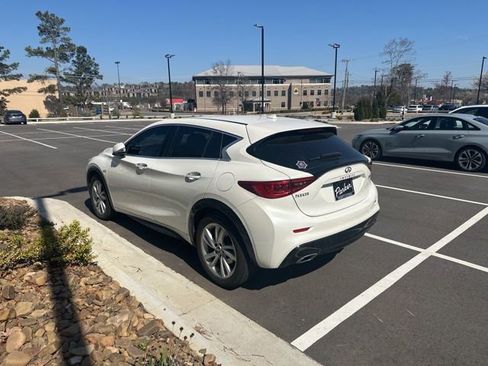 Used 2018 INFINITI QX30 image 5