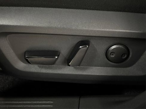 Certified 2026 Nissan Rogue SV image 21