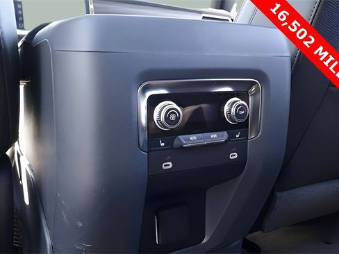 Used 2024 GMC Yukon Denali image 70