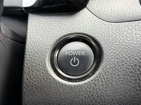 Used 2025 Toyota Camry SE FWD image 27
