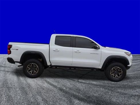 Used 2023 Chevrolet Colorado ZR2 w/ ZR2 Convenience Package III image 3