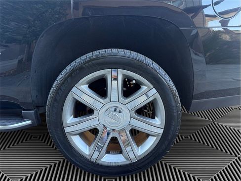 Used 2020 Cadillac Escalade Premium Luxury AWD/4WD image 14