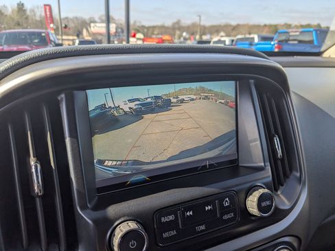 Used 2018 Chevrolet Colorado Z71 w/ Z71 Midnight Edition image 17