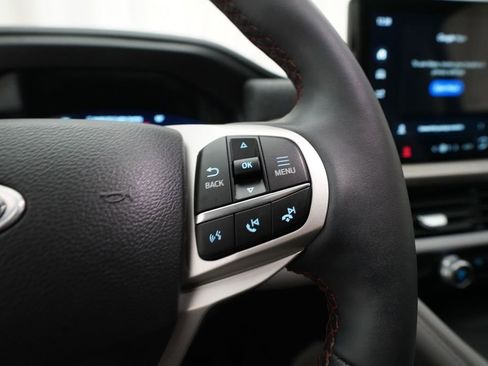 Used 2025 Ford Explorer Active w/ Active Comfort Package image 19