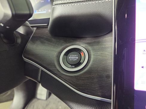 Used 2023 Jeep Grand Cherokee Limited w/ Luxury Tech Group II AWD/4WD image 26