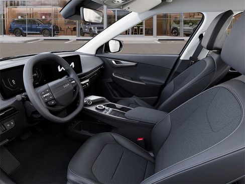 New 2025 Kia EV6 Light w/ Light LR Technology Package image 17