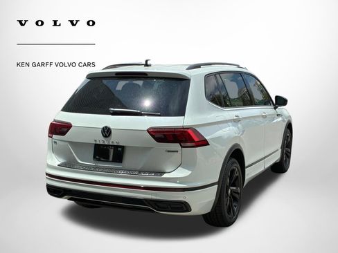 Used 2023 Volkswagen Tiguan SE R-Line AWD/4WD image 3
