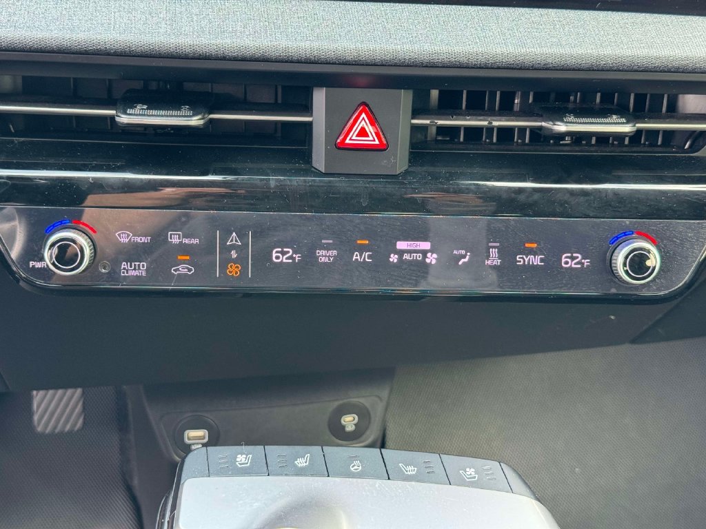 Certified 2022 Kia EV6 Wind AWD/4WD image 28