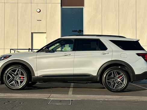 New 2026 Ford Explorer ST image 6