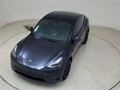 Used 2025 Tesla Model Y Long Range image 75