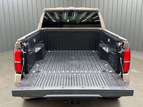 Used 2026 Toyota Tacoma TRD Off-Road AWD/4WD image 17