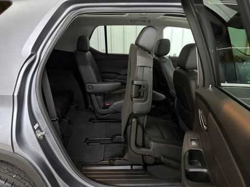 Used 2021 Chevrolet Traverse LT w/ LT Premium Package AWD/4WD image 22