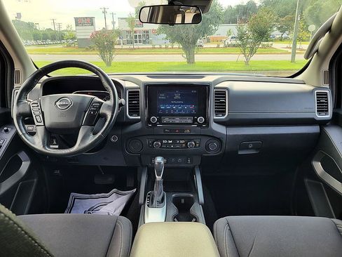 Certified 2024 Nissan Frontier SV w/ SV Convenience Package RWD image 29