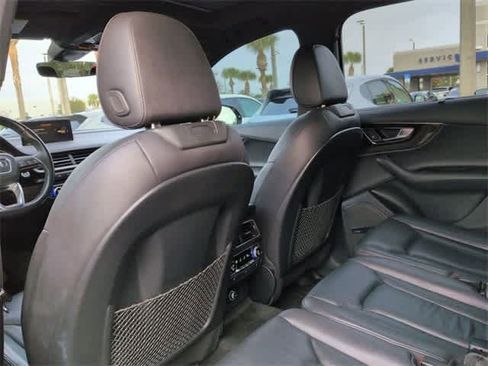 Used 2019 Audi Q7 3.0T Prestige w/ Prestige Package image 19